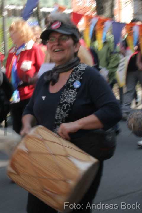 22 Demo Trommeln kann  Schwung in die Demo bringen. Oder auch nicht.